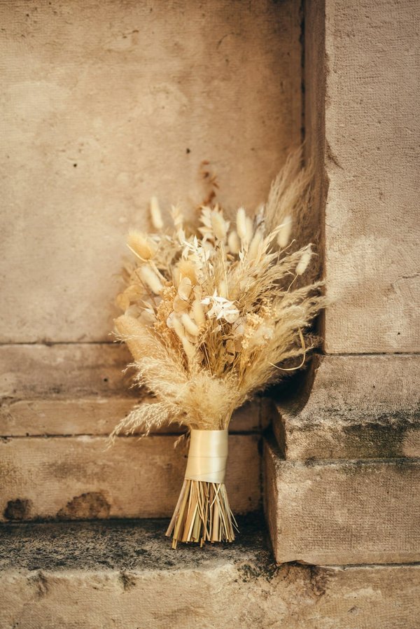 Romantisme durable : votre mariage avec fleur séchée